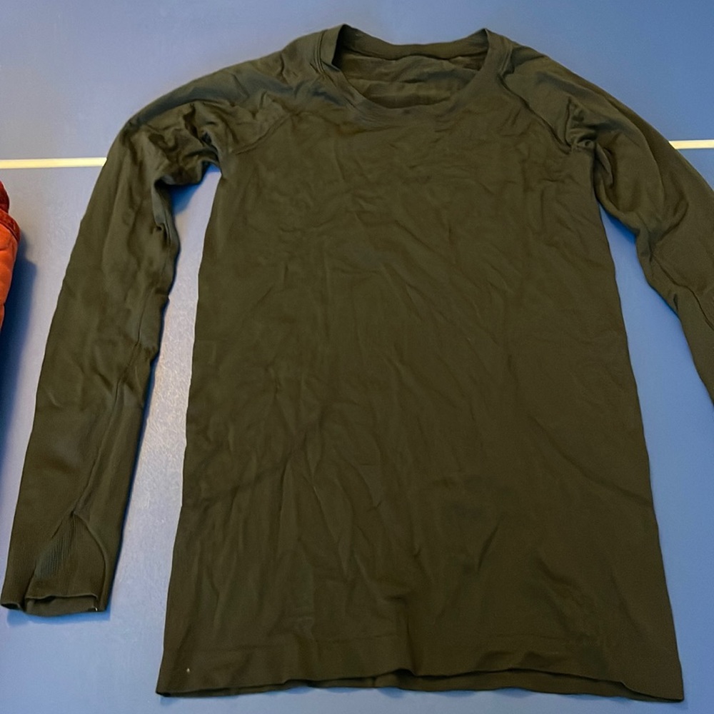 Women’s long sleeve tee